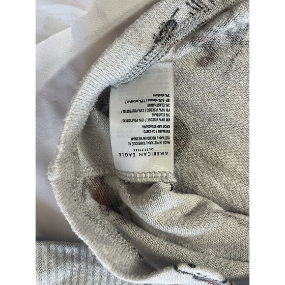 American Eagle Snoopy Peanuts Ice Skating Lounge Top Size Large - Picture 4 of 5